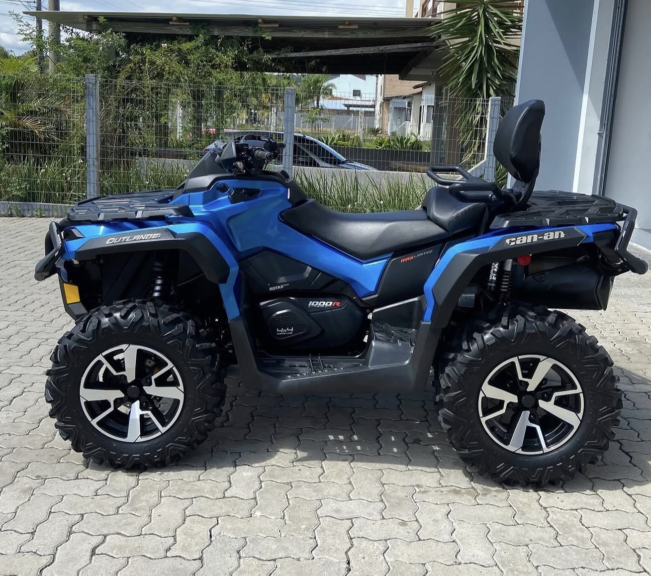 Can-Am Outlander Limited 1000R - Image 4